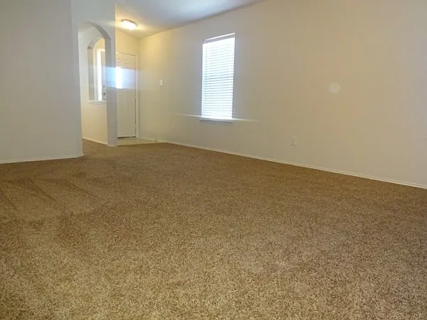 2288 Green Meadows Ln — Photo 6