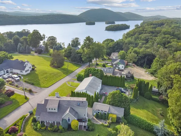 17 Candlewood Heights, New Milford, CT 06776