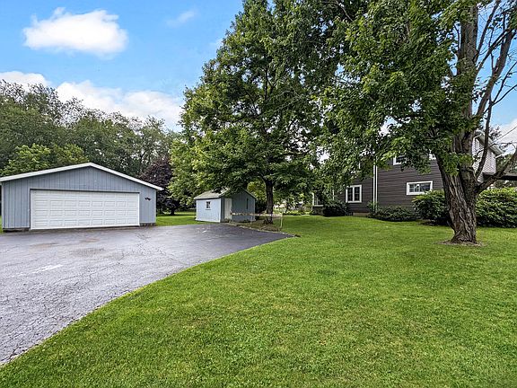 2nd image of 2876 Saranac Dr