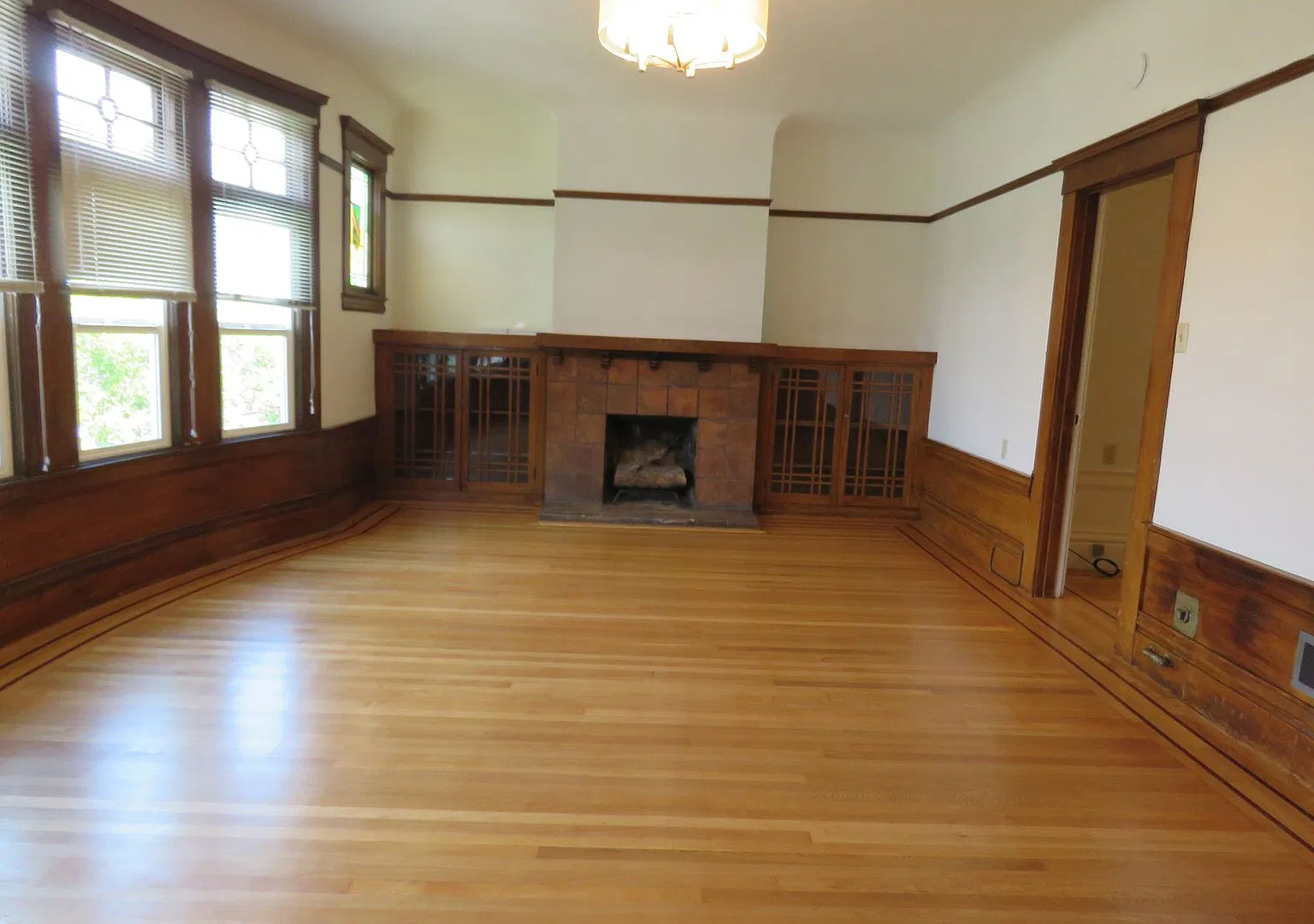152A — Photo 2