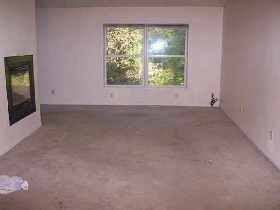 5th image of 115 Vadnais Ln