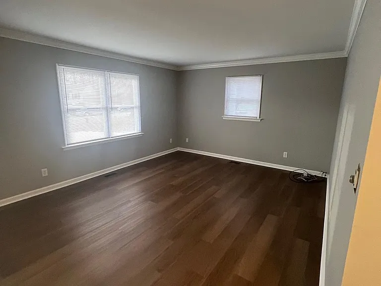 11211 Surry Woods Ct — Photo 2