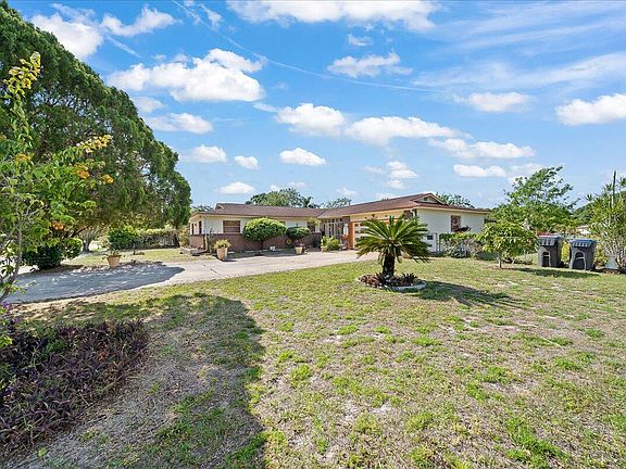 2nd image of 1235 Country Club Blvd