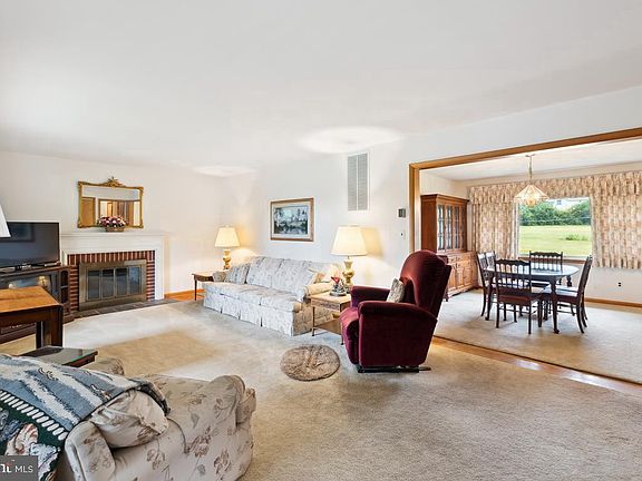 5th image of 6129 Rolling View Dr