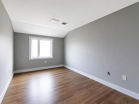 4th image of 2672 E 11th St #2