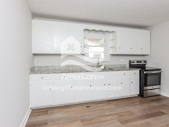 1047345_005_kitchen_13894341.jpg