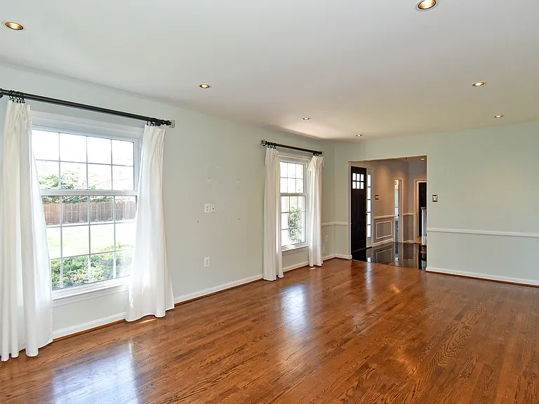 9309 Reef Ct — Photo 31