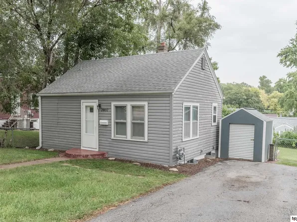 2037 N 67th St, Omaha, NE 68104