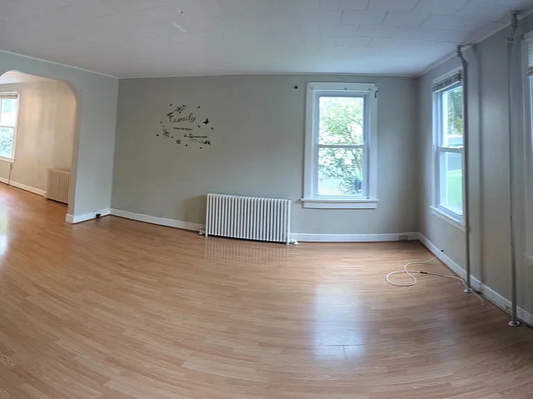 133 Gorham St — Photo 4