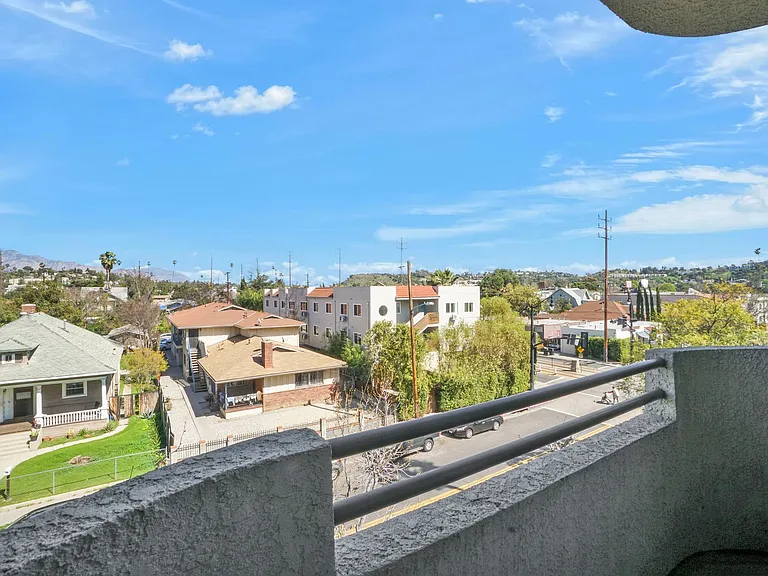 Highland Villa Apartments — Photo 47