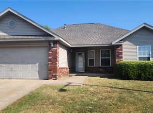 1308 Sunrise Cir, Siloam Springs, AR 72761
