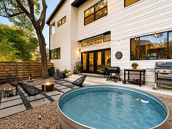 2nd image of 2009 Arthur Ln #A