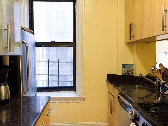 4th image of 255 W 108th St APT 4D