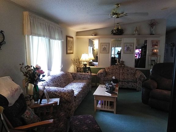 4th image of 412 Klickety Klak Ln