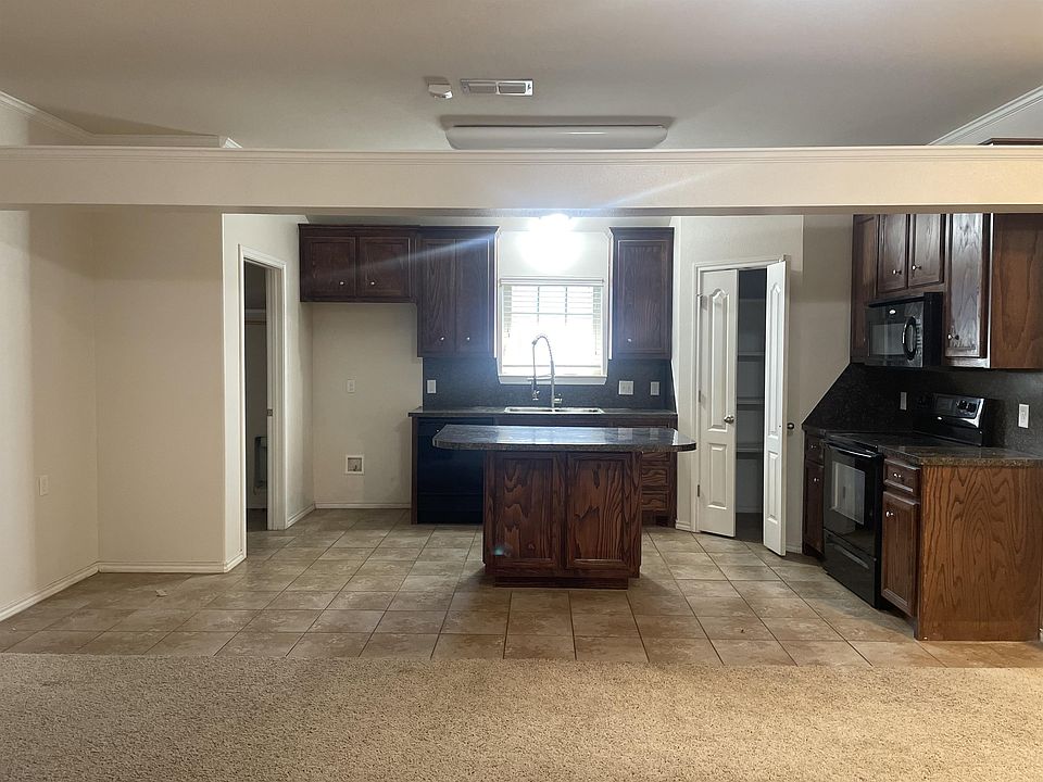 2nd image of 307 N 6th St