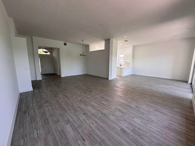 13377 NW 14th St — Photo 3