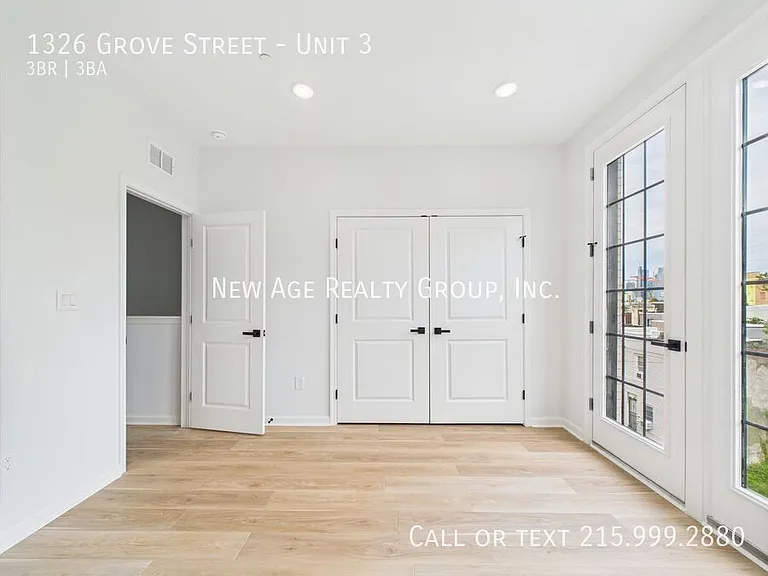1326 Grove St #3 — Photo 8