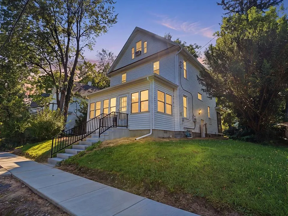 413 Powell Ave