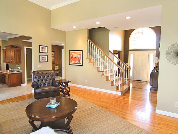 2nd image of 1718 Delaware Pl