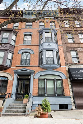 Sold by Compass | media 22