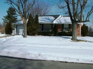 8 S Hillcrest Dr, Germantown, OH 45327