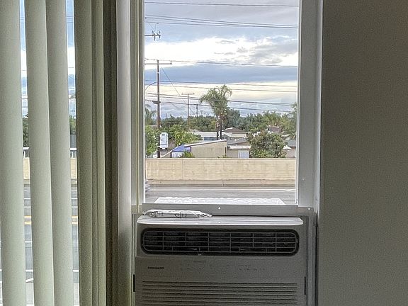 5th image of 7702 Chapman Ave #4