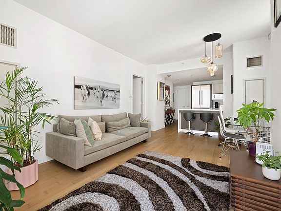 3rd image of 247 W 46th St APT 1106