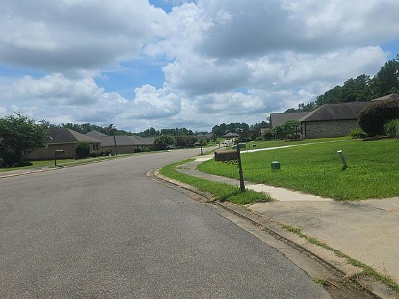 4th image of 142 Britton Cir