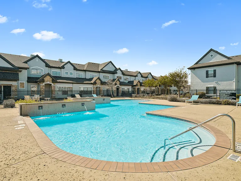Champion Townhomes on the Green — Photo 4