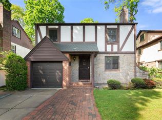 21725 Peck Ave, Queens Village, NY 11427