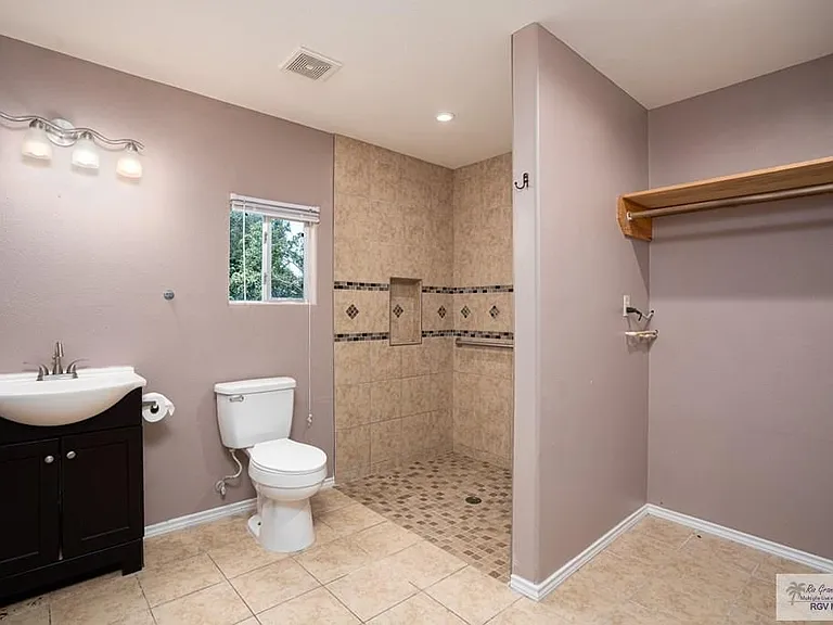 2202 Ella St — Photo 20