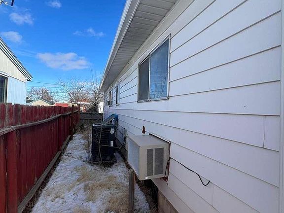 5th image of 704 14th Ave N