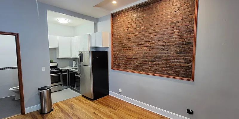 Rented by HFF Realty LLC | media 4