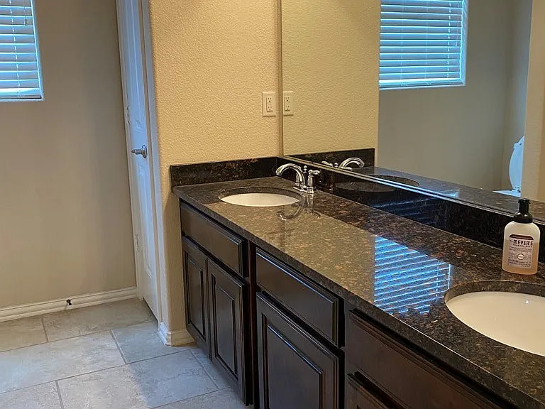 1103 Cerrillos Ave — Photo 17
