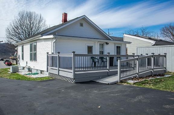 4th image of 924 Nowlin Ave