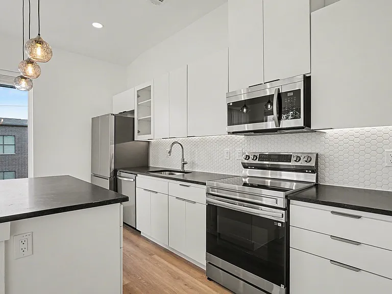 2217 N Fitzhugh Ave #302 — Photo 21
