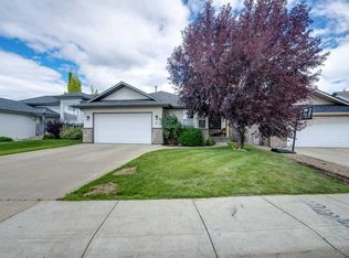 13 E Dillon Close, Red Deer, AB T4R2X7