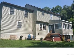 25 Stephen St, Derby, CT 06418