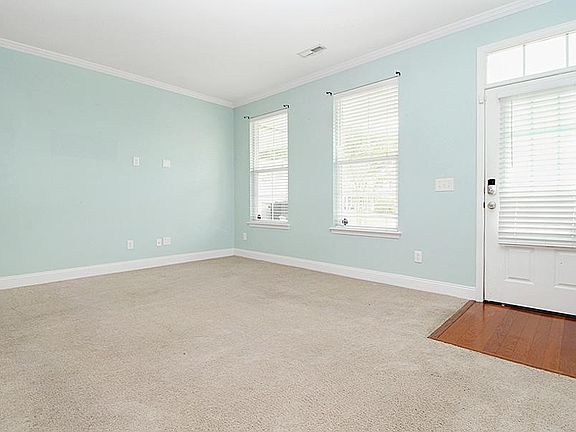 5th image of 9639 Scarborough Ct