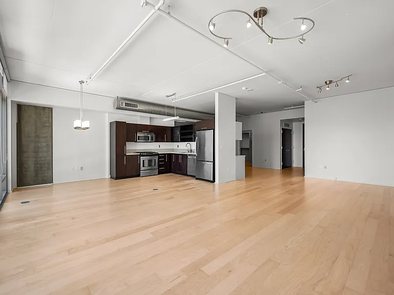 1100 S Hope St #1410 — Photo 23