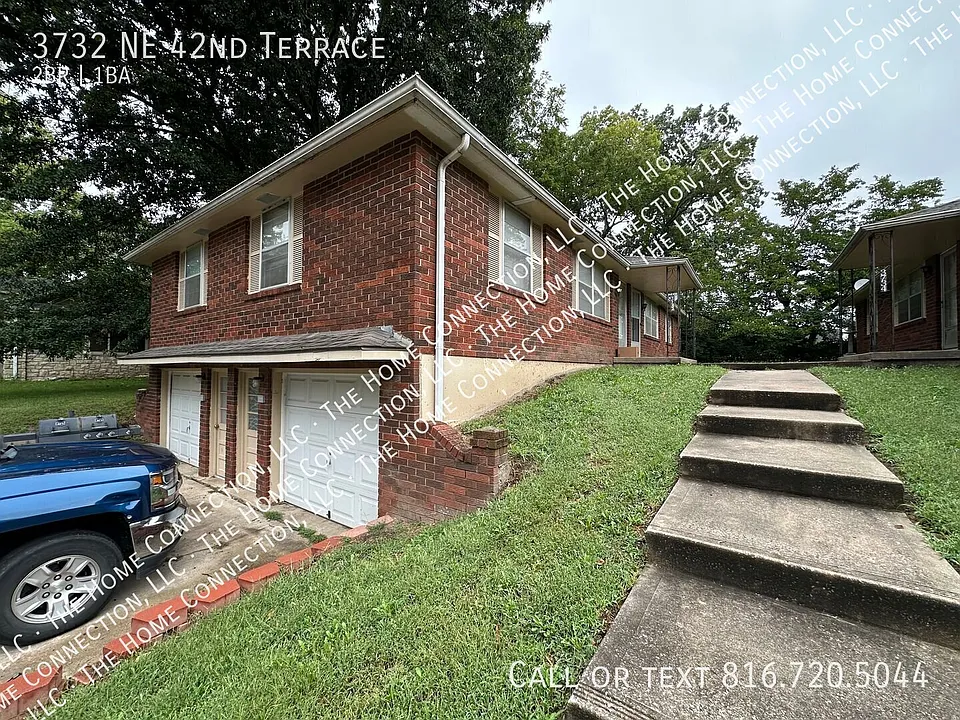 3732 NE 42nd Ter