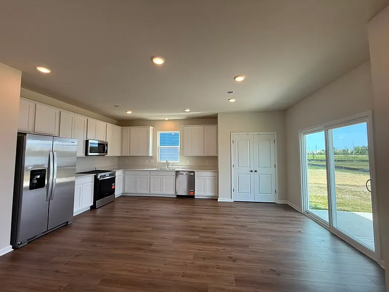 3802 Sterling Dr — Photo 11