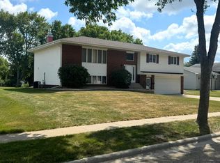 211 22nd Ave NE, Aberdeen, SD 57401
