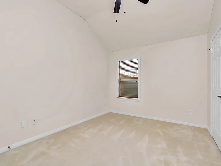 16510 Bluff Springs Dr — Photo 29