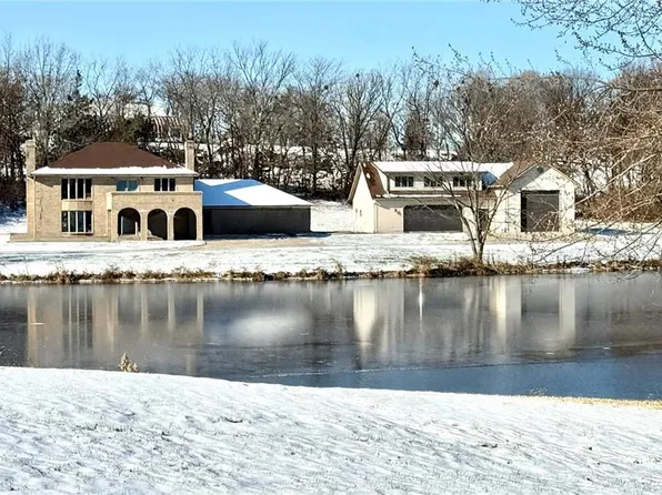 229 E 16th St, Maryville, MO 64468