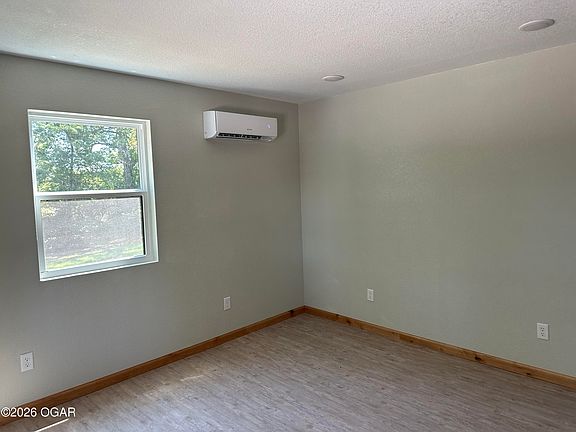3rd image of 717 Benham Ave #B