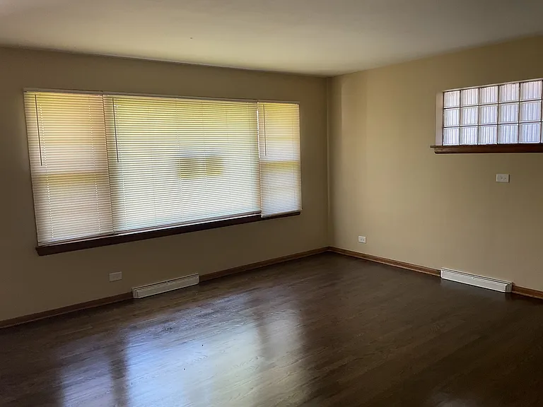 14341 University Ave #5 — Photo 3