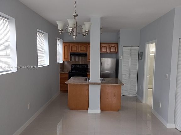 5th image of 1027 Pennsylvania Ave APT 204