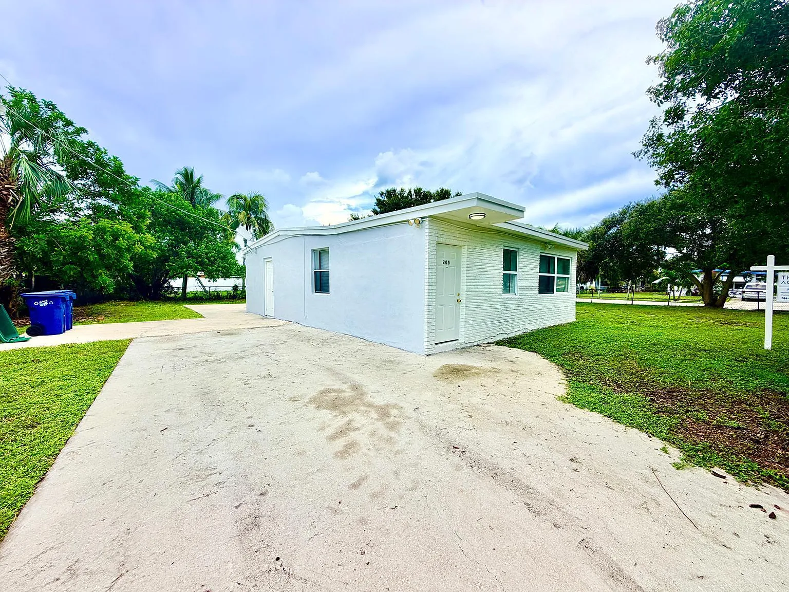4 bed, 3.0 bath, 1380 sqft, $3,500 — Photo 1