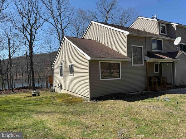3301 Windermere Dr, Bushkill, PA 18324